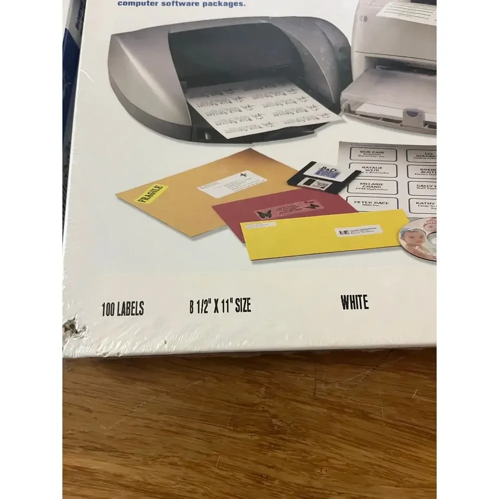 Quill universal print labels 8 1/2”x 11”- white- 200 labels- New box damage